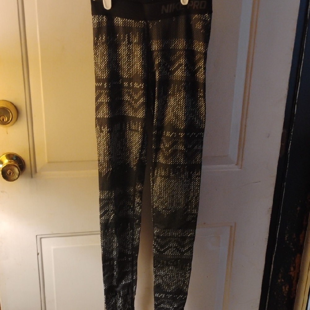 Nike Black and White Patterned Women's Leggings